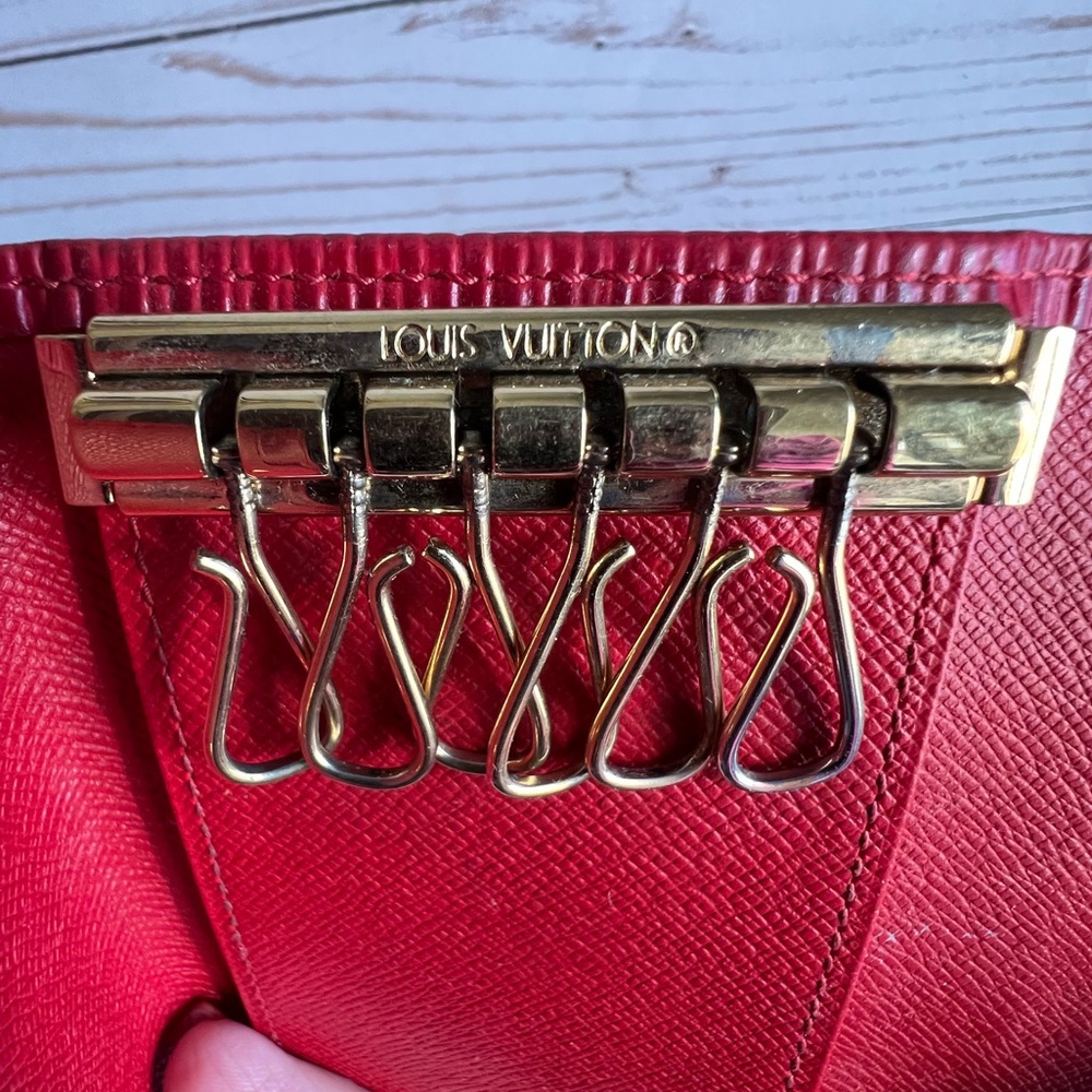 Louis Viutton Red Epi Key Holder - 6 Keys - Picture 7 of 15